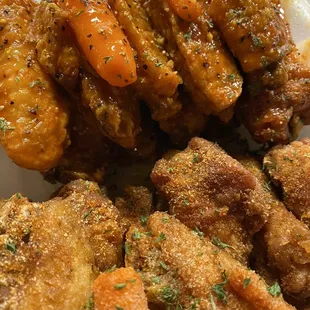 20 Pieces Party Wings Combo spicy garlic and hot lemon pepper