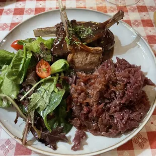 Lamb chops w/red cabbage