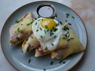 Den Cafe - Santa Ana
