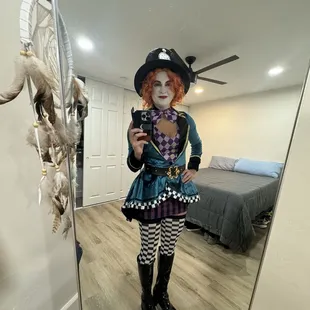 It Johnna dressed like mad hatter????  It's so cool and you are so beautiful