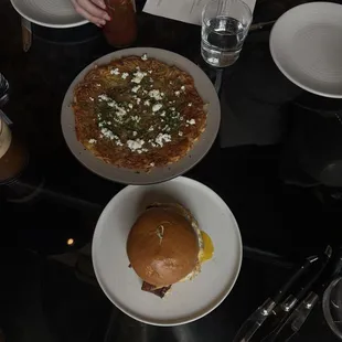 Altera hashbrowns, breakfast sandwich