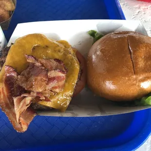 Bacon cheasburger