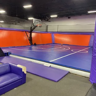 Basketball bounce area
