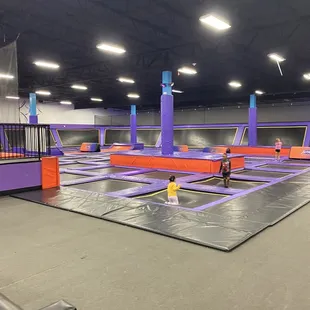 Bounce floor