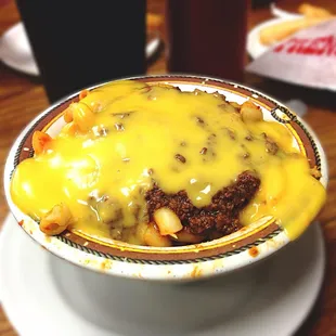 Mac and cheese with chili sauce! the taste of chili is a bit too strong that covers the taste of cheese...