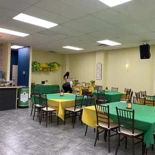 Table cover in your favorite colors.