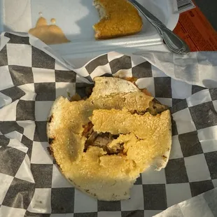 Arepa Rellena de Queso y Carne