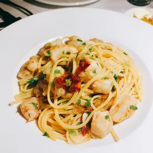 Shrimp linguini
