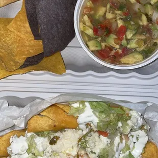 Guacamole medium size and chicken Flautas