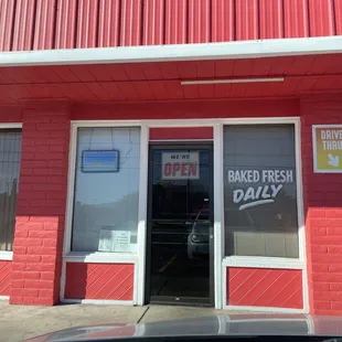 Store front &amp; entrance