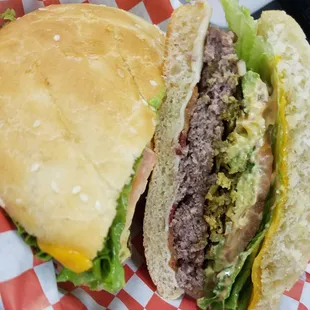 Looking for a delicious burger... you found it!!