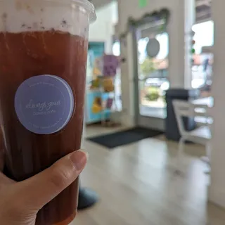 Guava Cheese Black Tea (22 oz)