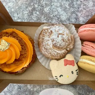 Thai Tea Choux