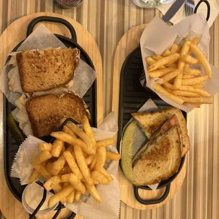 Chipotle Turkey Club Sandwich