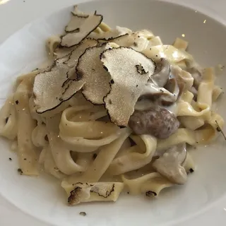 Fettuccine alla Crema di Tartufo Nero