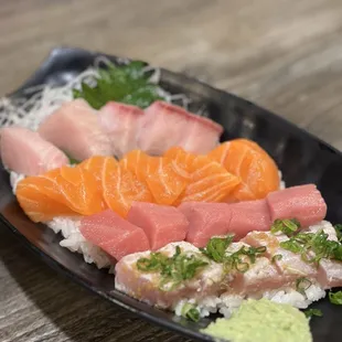 Chirashi. Photo by @martiwantsmore