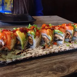 8 Piece Salmon Lover Roll