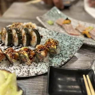 6 Piece Salmon Skin Roll