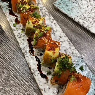 8 Piece Salmon Lover Roll