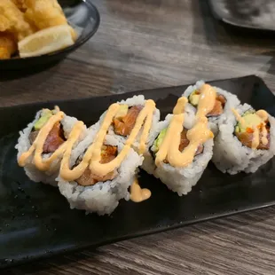 Spicy salmon roll