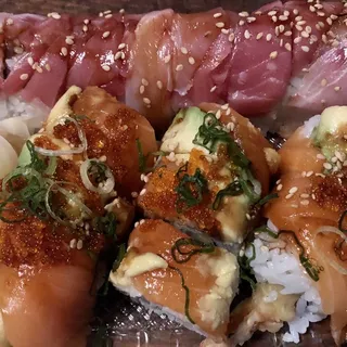 8 Piece Red and White Roll
