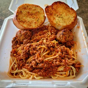 Spaghetti meat sauce with added meatballs
