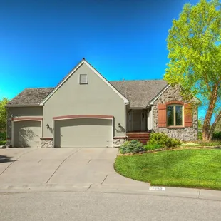 Patio Home.....Single Family Living but in a quiet upscale Patio Home Neighborhood.