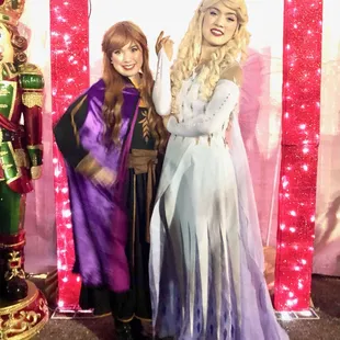 This red carpet event was an icy blast!!!