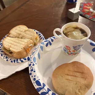 Amanda's Bakery & Bistro
