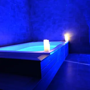 Float Tank Therapy has many benefits such as improving stress, anxiety, meditation, better sleep, fibromyalgia and so much more.
