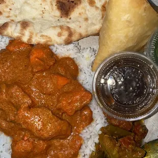 Chicken Makhani, Garlic Naan, Achar, Vegetable Samosa