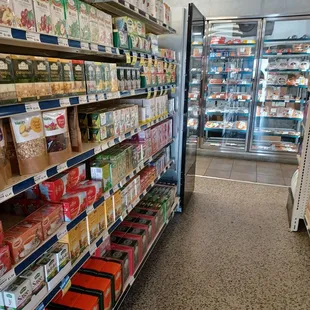a grocery store aisle