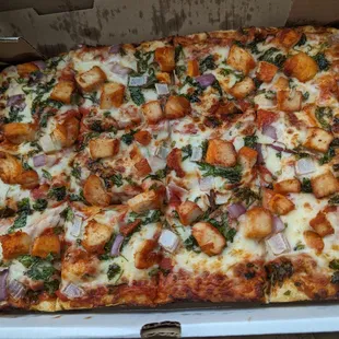 Naga Pizza, Large