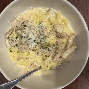 Fettuccine Alfredo with chicken