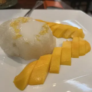 Mango with sweet sticky rice