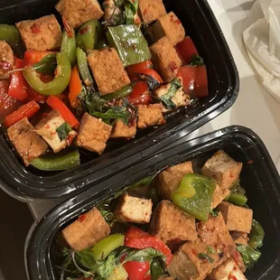 So called Thai basil fried rice!! There is no rice and literally just tofu in oil !!