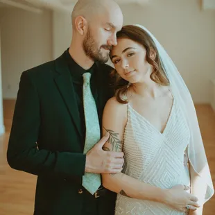 Bride and groom profile photo