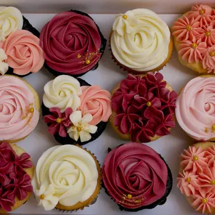 Chantilly Almond // Vanilla // Chocolate Made with real ingredients and no artificial food color