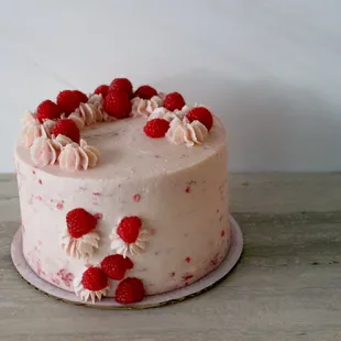Raspberry Sponge Cake, perfect for spring.