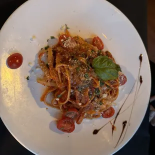 Spicy pasta arrabbiata con porcini