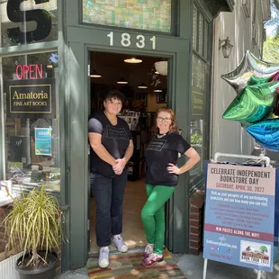 A woman-artist-owned independent outfit. 
We Buy, Sell, and Trade fine art and related books.