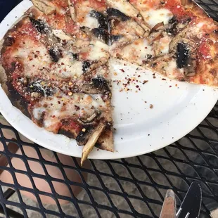 8" Funghi pizza