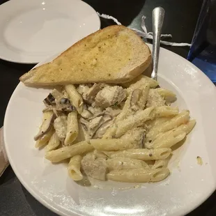 Chicken &amp; Mushroom Alfredo - Half Order