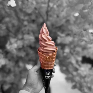 Milk tea soft serve | ig: eats.w.eva