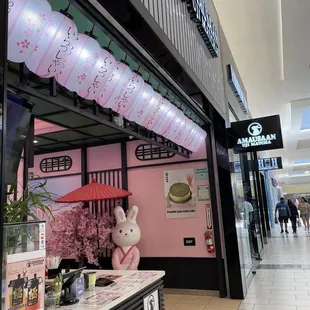 This is one of the cutest most welcoming shop I have ever seen- adorable!  Check it out in the Seramonte Mall... get a Matcha tasty treat!