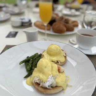 Crab Benedict