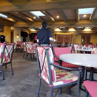 Beautiful outdoor/ indoor dining