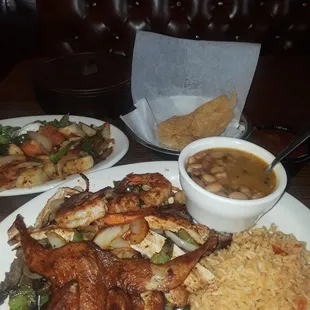 TO GO BOX, PLEASE!!!! SOOOO GOOD!!!