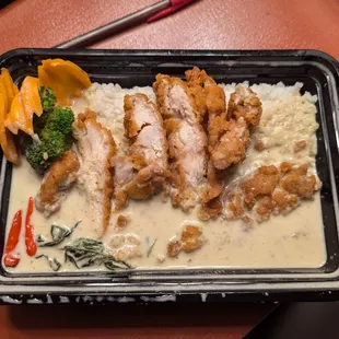 Chicken and green curry sauce