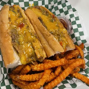  hot dog and fries